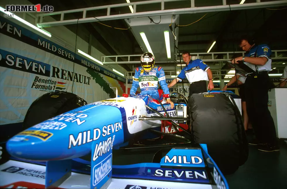 Foto zur News: Altes Qualifying - Als man nur die letzten Minuten des 60-minütigen Qualifyings schauen musste, weil am Anfang sowieso keiner auf die Strecke ging ...