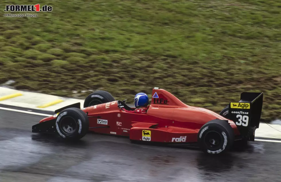 Foto zur News: Einzelkämpfer - Damals waren die Teams noch nicht verpflichtet, mit zwei Autos an einem Grand Prix teilzunehmen. Einige hätten dafür auch gar kein Budget gehabt. Deswegen fuhren zu Beginn des Jahrzehnts manche Teams nur mit einem Boliden. Schöne Grüße an Life, Coloni und Co.!