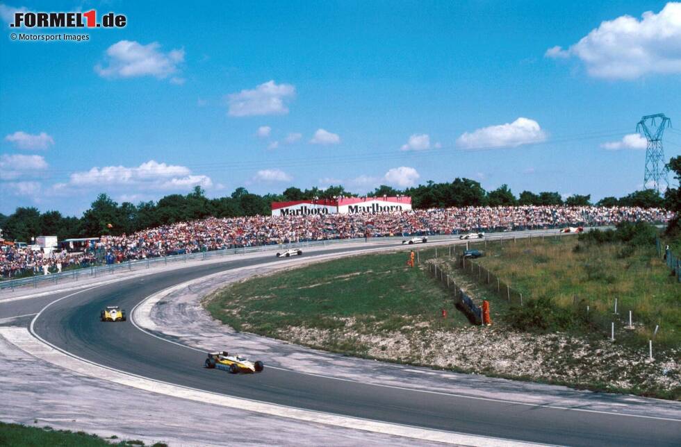 Foto zur News: ... die Geschichte des Schweiz-Grand-Prix zu Beginn der 1980er-Jahre, als in der Schweiz ein Rundstrecken-Verbot gilt. Deshalb richtet Dijon in Frankreich das Rennen stellvertretend aus, wenngleich der Name etwas anderes suggeriert.