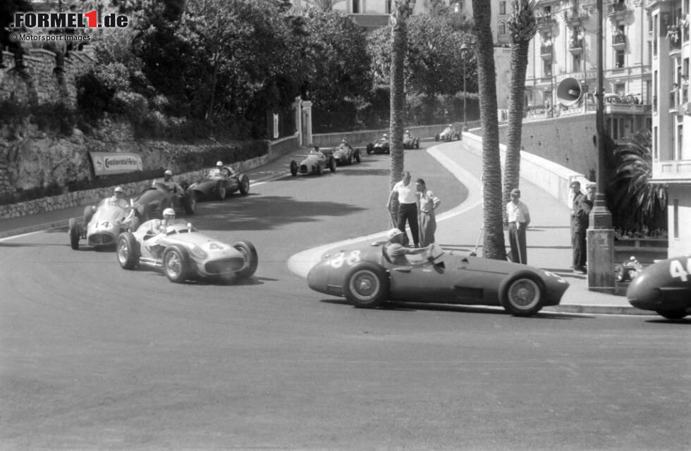 Foto zur News: 1955 kehrt man jedoch in die Formel 1 zurück und bekommt sogar den Ehrentitel Großer Preis von Europa. Das Rennen wird ein großer Erfolg und ist anschließend 65 Jahre lang ununterbrochen Teil des Kalenders. Bis heute ist der Monaco-Grand-Prix das bekannteste Rennen der Formel 1.