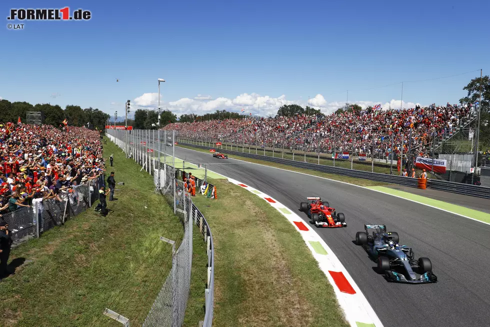 Foto zur News: In Monza erreichen die Fahrer eine der höchsten Durchschnittsgeschwindigkeiten in einer Kurve - jeweils in der Curva Grande (Kurve 3) und der Parabolica (Kurve 11) nach den langsamen Schikanen.