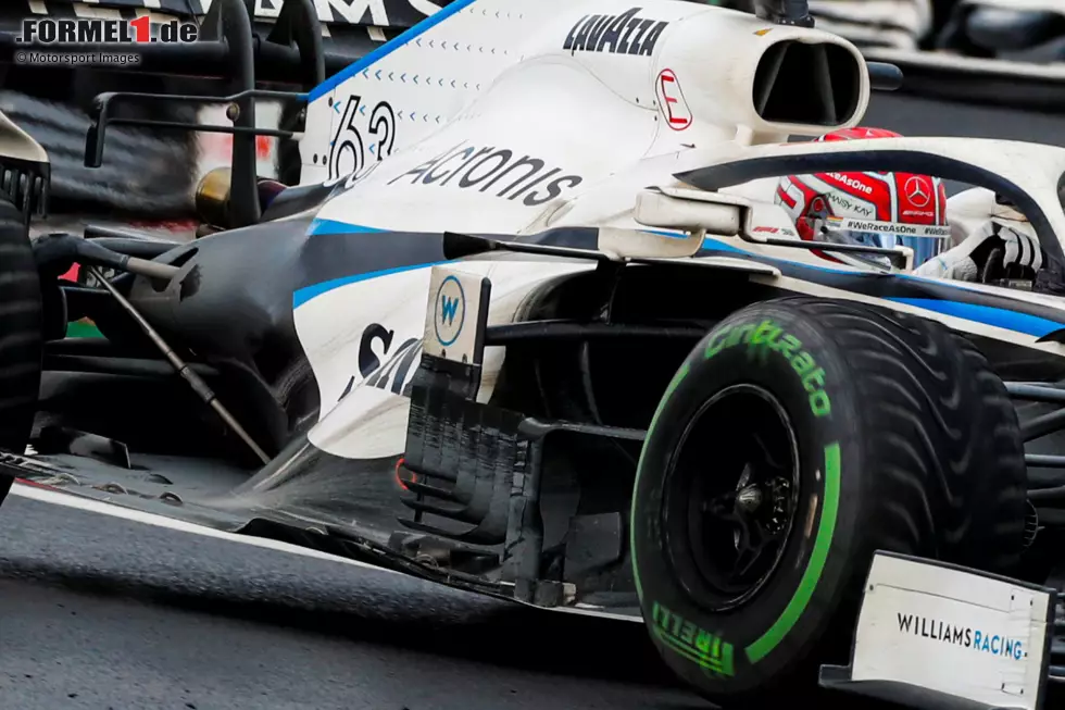 Foto zur News: Schmutz und Öl haben ihre Spuren auf dem Williams FW43 hinterlassen. Es ist gut zu sehen, wie die Luft zunächst an der Motorhaube entlang nach unten strömt, ehe sie auf den Unterboden und weitere aerodynamische Oberflächen trifft.