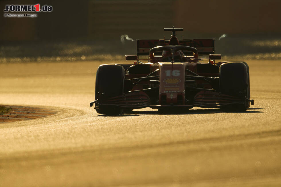 Foto zur News: Ein interessantes Bild des neuen Ferrari, auf dem die am Heckflügel entstehenden Luftverwirbelungen zu sehen sind. Sie entstehen beim Strömungsabriss an den Kanten des Heckflügels.