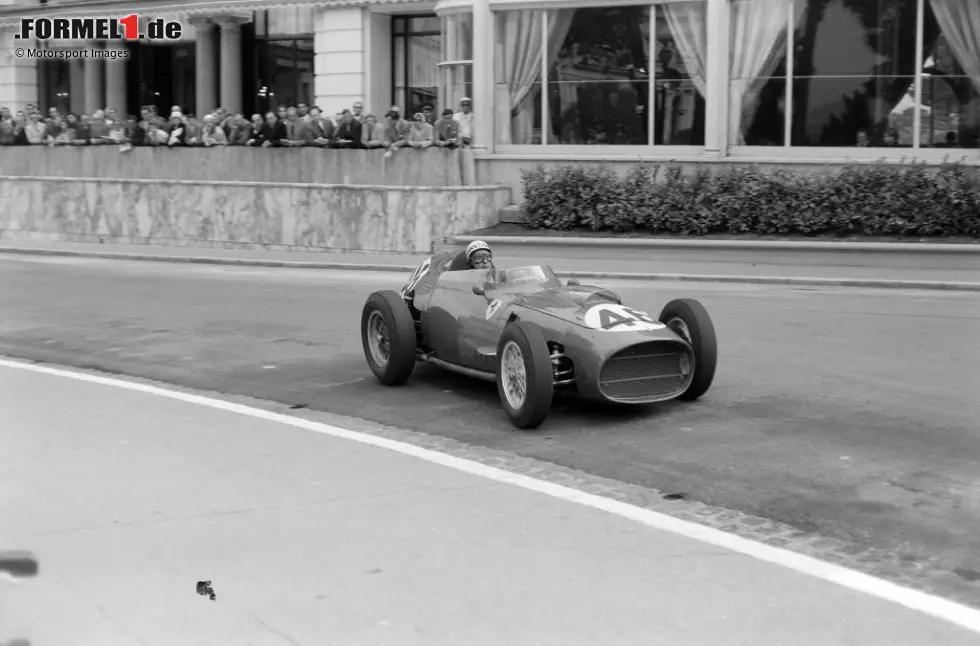 Foto zur News: Siege holt er jedoch nur in Nicht-WM-Rennen und steht sich mit seinem Temperament oft selbst im Weg: Als er 1959 nach einem Wutanfall Ferrari-Rennleiter Romolo Tavoni schlägt, wird er nach nur drei Rennen für die Scuderia entlassen. Kurz darauf verunglückt er bei einem Sportwagenrennen auf der AVUS tödlich.