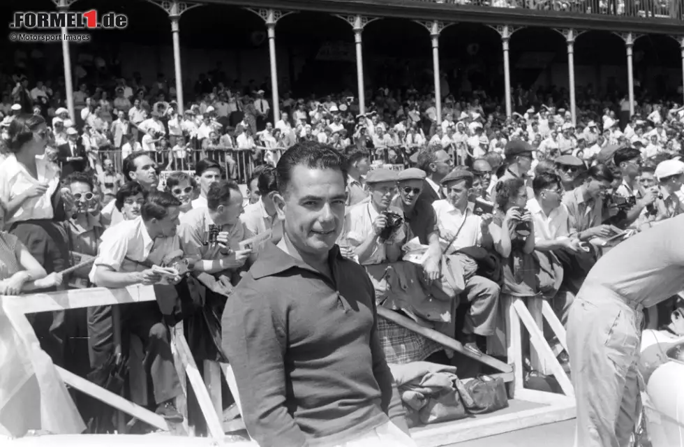 Foto zur News: #7 Jean Behra: Auf Motorrädern wird der Franzose in den Nachkriegsjahren zum Dauersieger, doch sein Talent beweist er auch auf vier Rädern, als er in Reims 1952 im unterlegenen Simca-Gordini die überlegenen Ferrari von Giuseppe Farina und Alberto Ascari besiegt. Auch beim ersten Formel-1-Auftritt in der Schweiz wird er auf Anhieb Dritter.