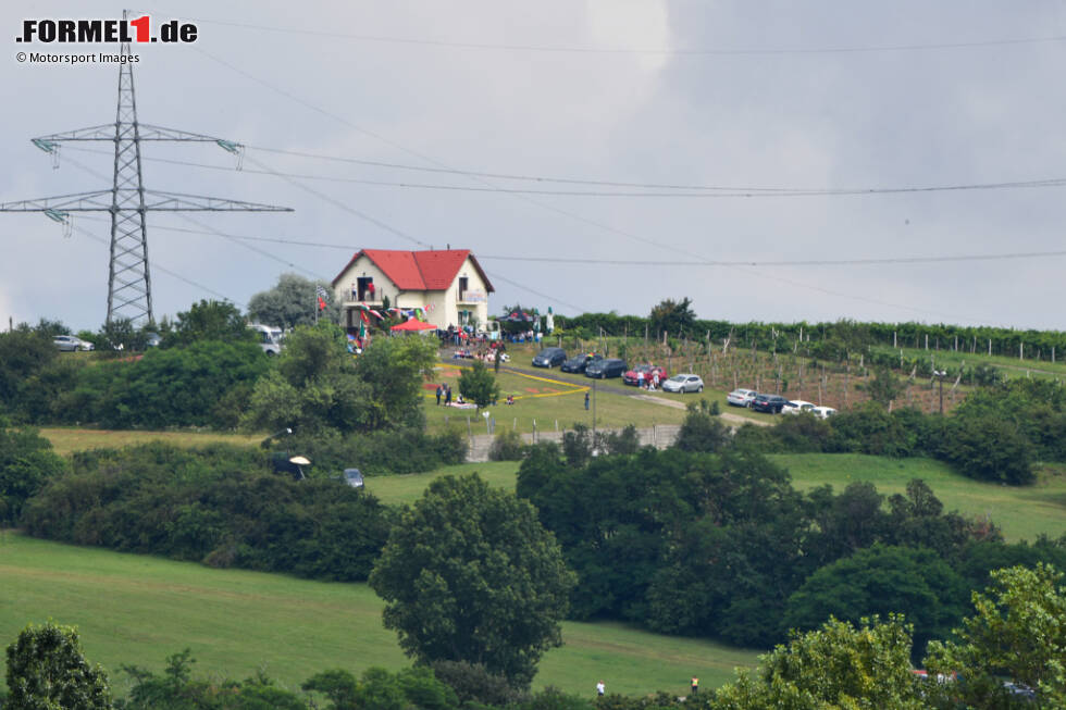 Foto zur News: Und sogar von noch weiter weg gab es Zuschauer, wie dieses Foto dokumentiert. Damit es allerdings ...