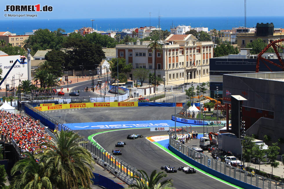 Foto zur News: 2013: 1 Rennen rein, 2 Rennen raus - Der Stadtkurs von Valencia ist seit 2013 nicht mehr im Kalender vertreten. Eine Rückkehr wird es aufgrund der maroden Anlagen auch nicht geben. Einen Ersatz gibt es nicht, weswegen ein Rennen weniger stattfindet. In Deutschland ist der Nürburgring wieder am Zug.