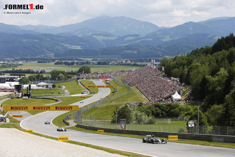 Foto zur News: 2014: 3 Rennen rein, 3 Rennen raus - Dank Red Bull feiert die Formel 1 eine umjubelte Rückkehr nach Spielberg, das bis heute Teil des Kalenders ist. Auch Sotschi rückt neu in den Saisonplan. Mit Südkorea und Indien fallen dafür zwei der neueren Asienstrecken wieder weg. Ein vorerst letztes Mal findet in Deutschland die Rotation statt.