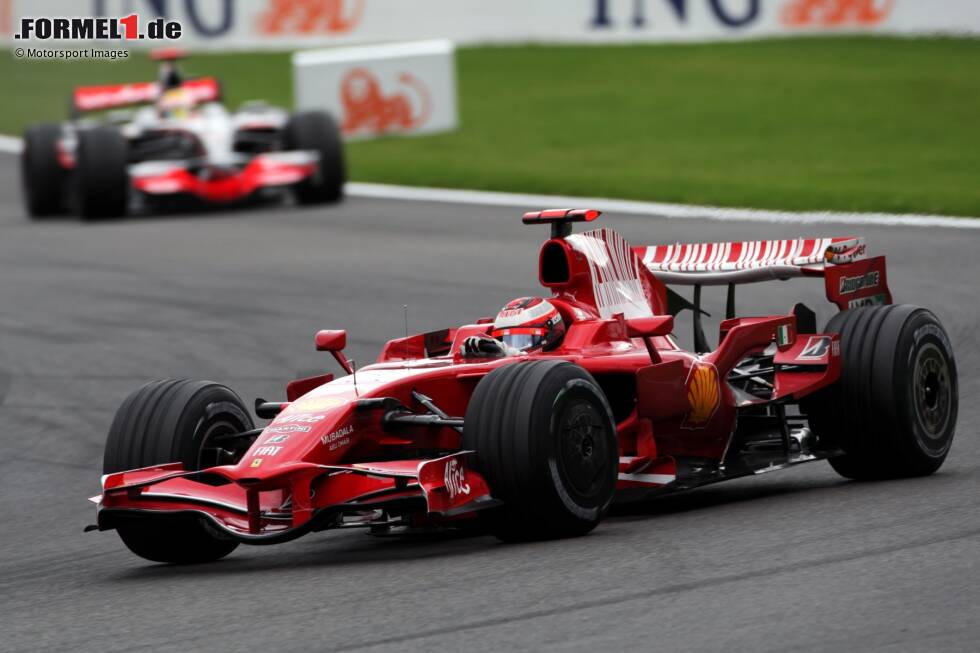 Foto zur News: 2008: Vier Jahre später sind mögliche Einheitsmotoren der Streitpunkt. Ferrari lässt ausrichten, man sei &quot;tief besorgt über Projekte zur Standardisierung der Motoren. Das würde der Formel 1 ihre Daseinsberechtigung nehmen.&quot; Es geht um die neuen Regeln ab 2010, die später für noch mehr Ärger sorgen sollen ...