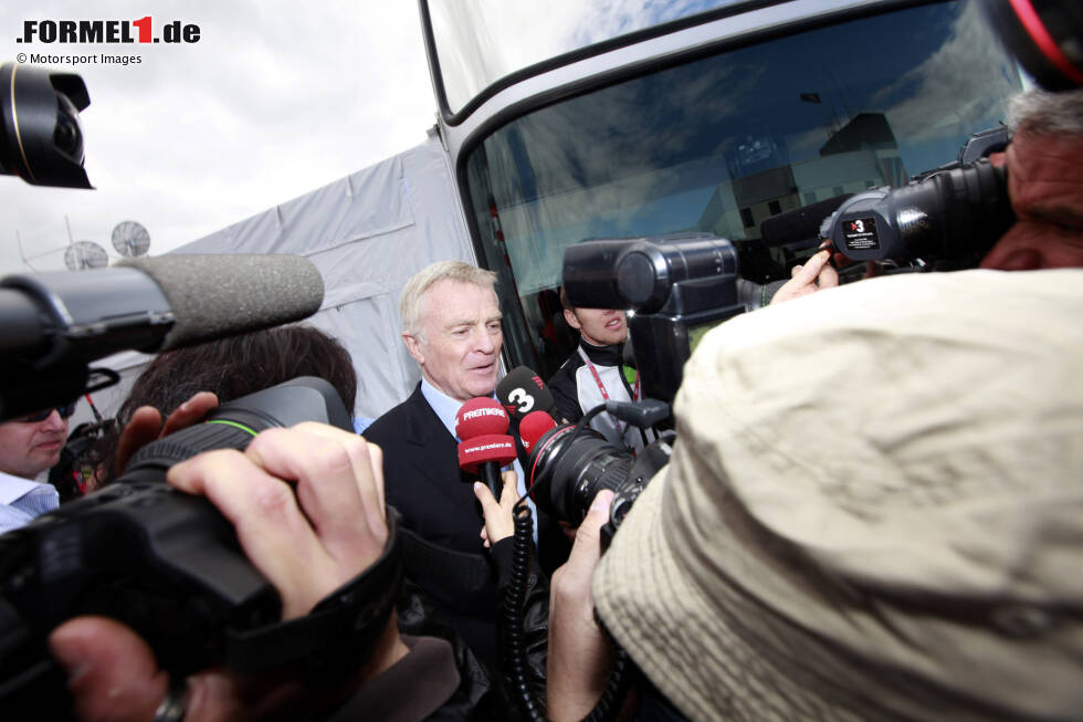 Foto zur News: Mit den neuen Regeln würden &quot;nicht mehr die Bedingungen für den Verbleib Ferraris in der Meisterschaft bestehen. Wenn sich die Regeln für 2010 nicht ändern, werden wir nicht an der Formel 1 teilnehmen&quot;, heißt es aus Maranello. Den Machtkampf mit FIA-Präsident Max Mosley gewinnt die Scuderia am Ende - und bleibt. Mosley nicht.