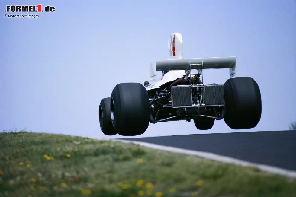 Foto zur News: ... 1975 an gleicher Stelle bei James Hunt im Hesketh.