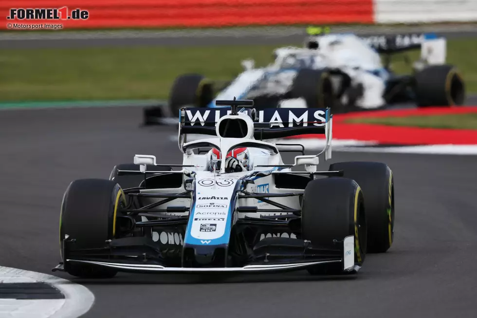 Foto zur News: George Russell (3): &quot;Endlich ein Auto überholt&quot;, freute sich der Brite nach dem Rennen, das mit Platz zwölf ganz ordentlich lief. Warum es keine Note besser wurde? Das liegt vor allem an der überflüssigen Strafe im Qualifying, die seine gute Leistung wieder zunichte gemacht hat. Zudem war der Abstand zu Latifi im Rennen nicht groß genug.