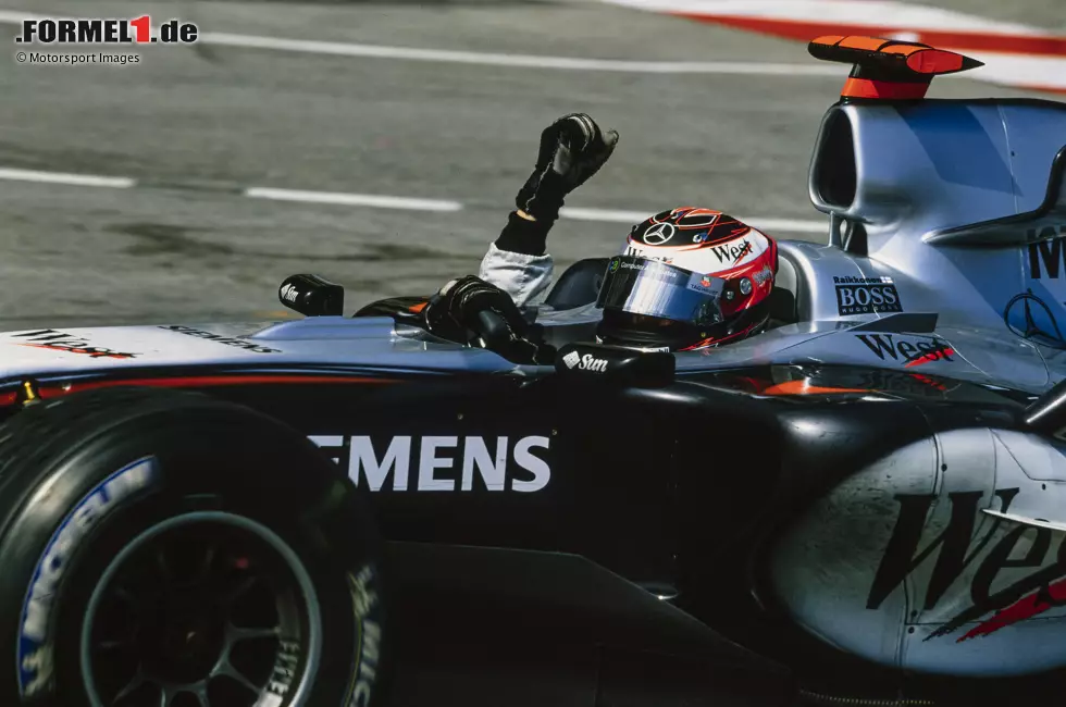 Foto zur News: Das macht er bravourös. 20 Sekunden muss er in 13 Runden auf Alonso herausfahren - am Ende sind es mehr als 30! Anschließend bringt Räikkönen den Sieg locker ins Ziel.