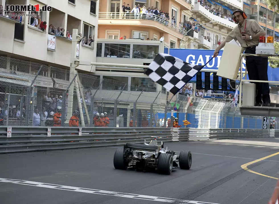 Foto zur News: Für den Finnen ist es der zweite Sieg in Serie und der einzige Monaco-Triumph in seiner langen Karriere. Andere haben an diesem Sonntag weniger Glück ...