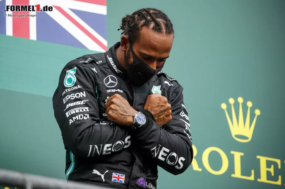 Foto zur News: Lewis Hamilton (1): Das Qualifying war absolut bombastisch, das Rennen war kontrolliert. Nicht einmal am Start gab der Brite Platz 1 ab, obwohl das auf der Kemmel-Geraden eigentlich wahrscheinlich ist. Sein einziger Fehler war der Verbremser in der Bus-Stop-Schikane, dem wir ihm aber großzügig verzeihen können.