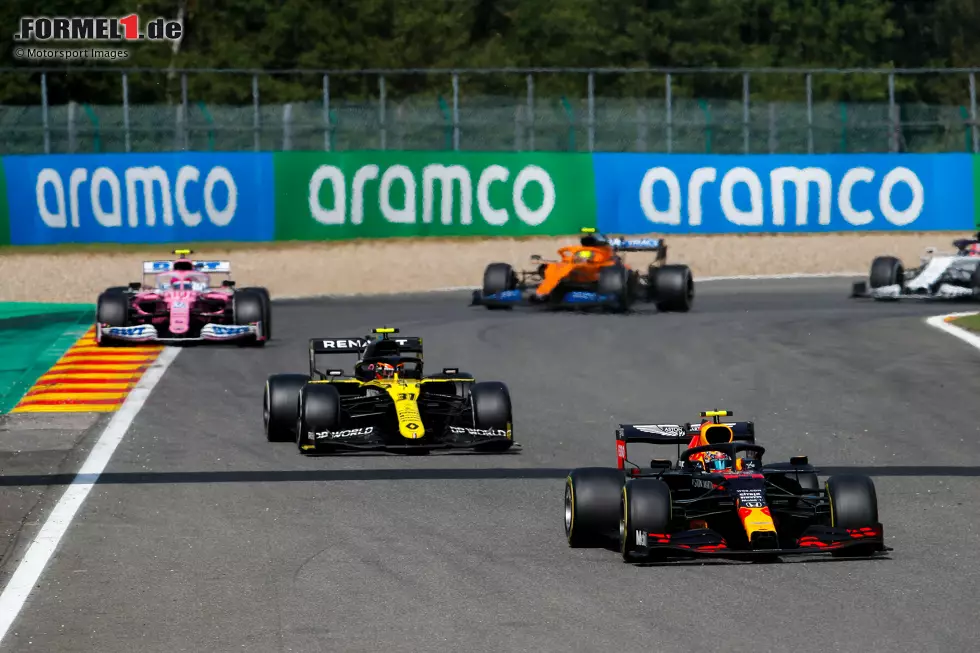 Foto zur News: Alexander Albon (3): Die halbe Sekunde Rückstand im Qualifying auf Max Verstappen müssen wir nicht schönreden. Zu seinen Gunsten legen wir aus, dass Medium-Reifen im zweiten Stint die falsche Wahl waren. Wir sind uns aber auch sicher: Verstappen hätte Platz fünf in der letzten Runde niemals noch an Ocon verloren.