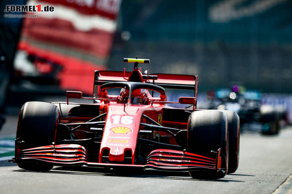 Foto zur News: Charles Leclerc (2): Hier hätten einige sogar die 1 gezogen, doch die Mehrheit war am Ende für eine 2. Den Abzug gibt es fürs Qualifying, wo er nicht über P8 hinauskam und sogar hinter Gasly landete. Im Rennen die Einstoppstrategie aber perfekt umgesetzt und mit P4 erneut mehr herausgeholt, als der Ferrari eigentlich zulässt.