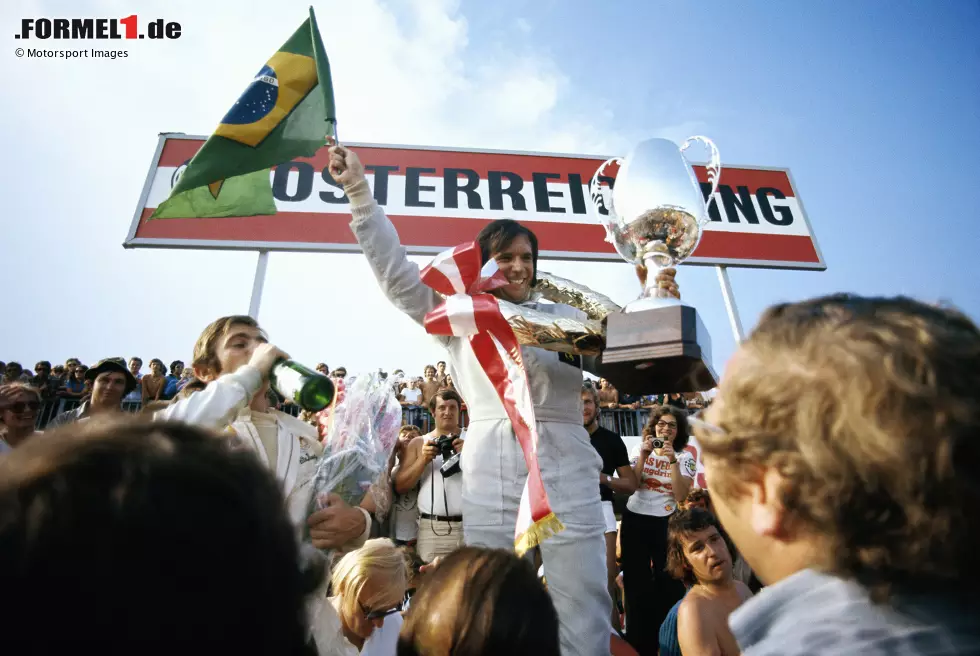 Foto zur News: Mit 214,55 km/h Durchschnittsgeschwindigkeit siegt Emerson Fittipaldi 1972 im Lotus 72 in Österreich. Die Strecke zählt mit ihren langen Geraden zu den schnellsten im gesamten Rennkalender. Es folgt 1973 der Sieg von Ronnie Peterson ebenfalls auf Lotus und 1974 jener von Carlos Reutemann im Brabham.