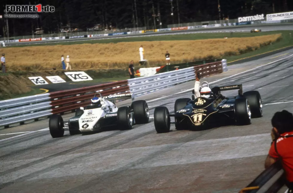 Foto zur News: Die Strecke ist immer für Überraschungen gut, auch 1982. Zeltweg erlebt einen neuen Spitzenwert: 244,2 km/h Schnitt gefahren von Nelson Piquet im Training. Im Rennen führt Alain Prost bis vier Runden vor Schluss mit 30 Sekunden Vorsprung. Das Zielfinish entscheidet Premierensieger Elio de Angelis um 0,125 Sekunden gegen Keke Rosberg!