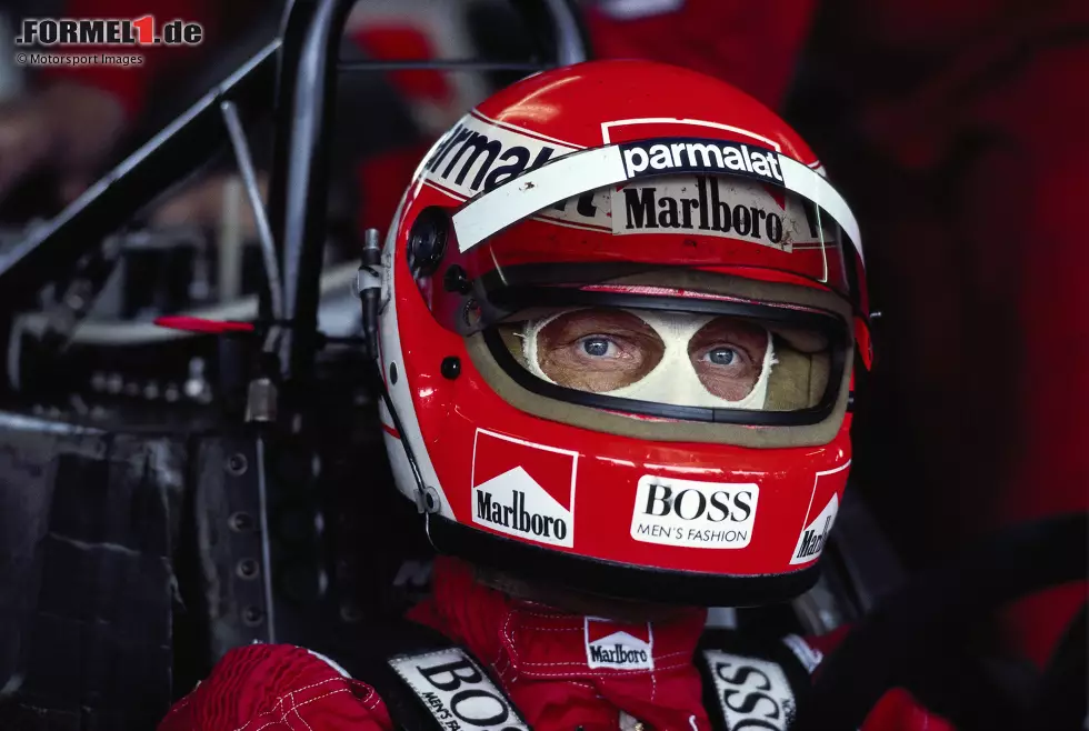 Foto zur News: 1984 schreibt Niki Lauda auf dem Österreichring Geschichte. Er liegt im WM-Kampf gegen Teamkollegen Prost nur 5,5 Punkte zurück. Nachdem der erste Start abgebrochen wird, kann sich der Wiener beim zweiten Versuch durchsetzen - und das mit argen Getriebeproblemen. Neuer WM-Führender!