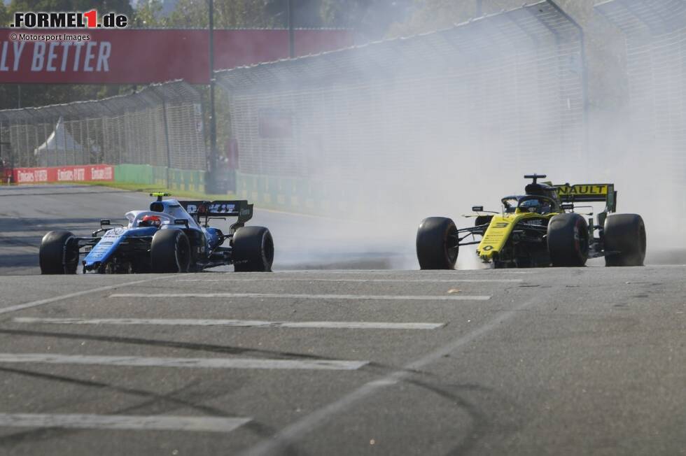 Foto zur News: ... das sich nicht bezahlt macht. Schon im ersten Rennen scheidet er nach wenigen Metern aus. Nur in wenigen Grands Prix kann das französische Werksteam ansprechende Leistungen zeigen, weshalb Ricciardo zusehends die Lust verliert.