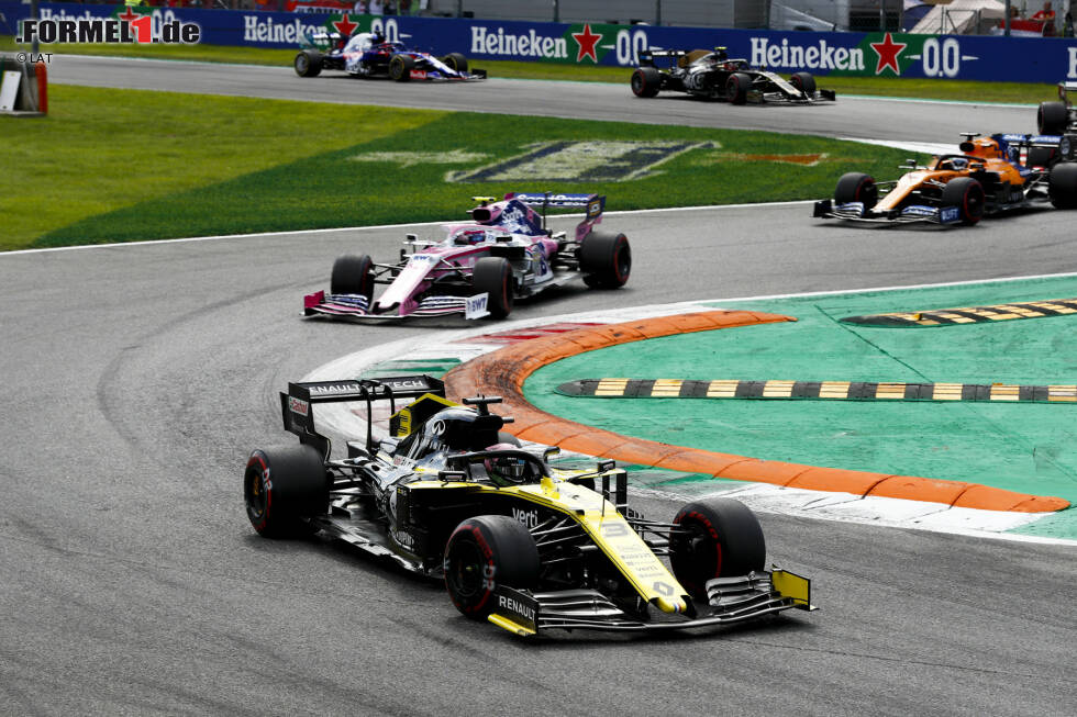 Foto zur News: Vom Ziel, die Spitze des Mittelfeldes anzuführen, ist Renault weit entfernt und wird in der Saison von McLaren überrumpelt. Selbst ein Siegfahrer wie Ricciardo kann im R.S.19 keine Wunder vollbringen, seine beste Platzierung: Rang vier in Italien. In der Gesamtwertung beendet er die Saison auf dem neunten Rang.