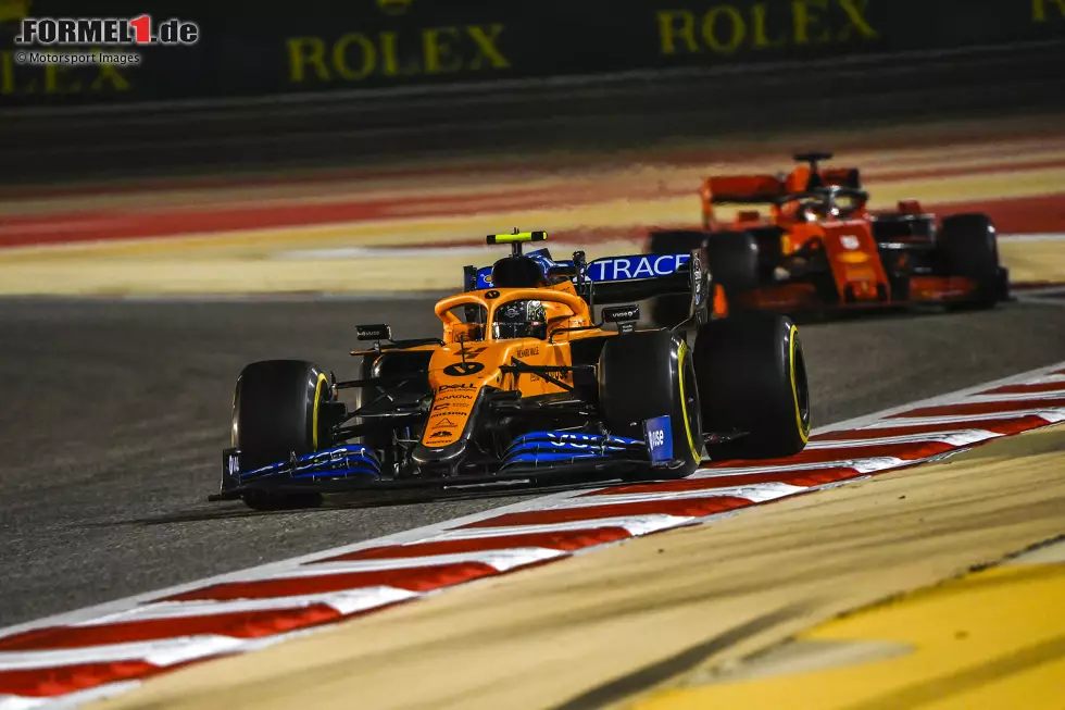 Foto zur News: Lando Norris (3): Abzüge gibt es natürlich für P15 im Qualifying, das war nichts. Im Rennen dann eine ordentliche Aufholjagd von P19 aus. Mit P10 am Ende aber nicht mehr als Schadensbegrenzung, während der Teamkollege fast auf dem Podium gelandet wäre. Mildernde Umstände gibt es für den Motorwechsel und die unverschuldete Rückversetzung.