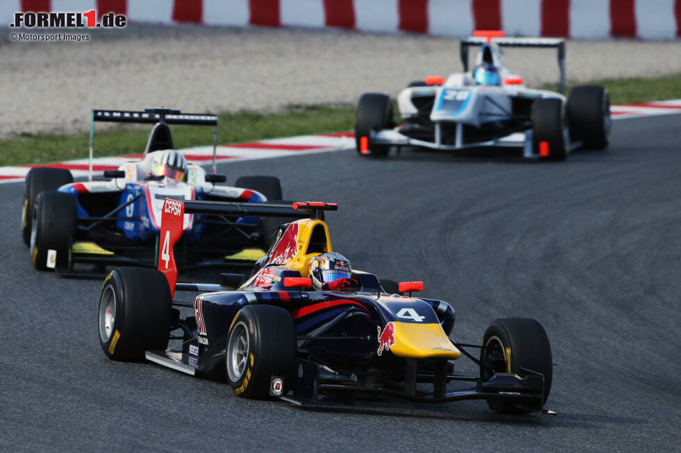 Foto zur News: In der Nachwuchsserie schafft Sainz im Arden-Team nur einen Podestplatz (Rang drei in Spanien). In der Gesamtwertung wird er nur Zehnter, während Red-Bull-Rivale Kwjat den Meistertitel holt. Die Karriere des Spaniers scheint ein wenig ins Stocken zu geraten ...