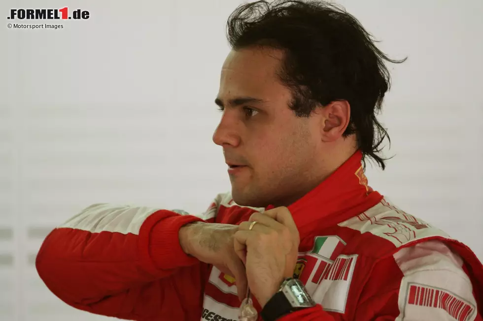 Foto zur News: Für Ferrari ist die Frühphase der Saison 2009 ein Debakel. Einer der negativen Höhepunkte: In Sepang scheidet Felipe Massa im Qualifying in Q1 aus, weil sich das Team verzockt. Nach Melbourne soll es später im zweiten Saisonrennen die zweite Nullnummer für das Weltmeisterteam geben.