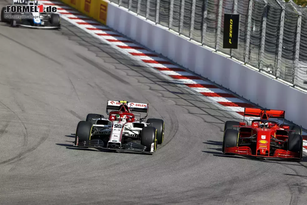 Foto zur News: Antonio Giovinazzi (3): P11 im Alfa Romeo ist durchaus eine ordentliche Leistung, viel mehr kann man in dem Auto nicht erwarten. Für eine 2 hätte es dann aber doch noch ein kleines Bisschen mehr sein müssen. Entweder eine Top-10-Platzierung oder zumindest im Qualifying der Einzug in Q2, wo er nur 17. wurde.