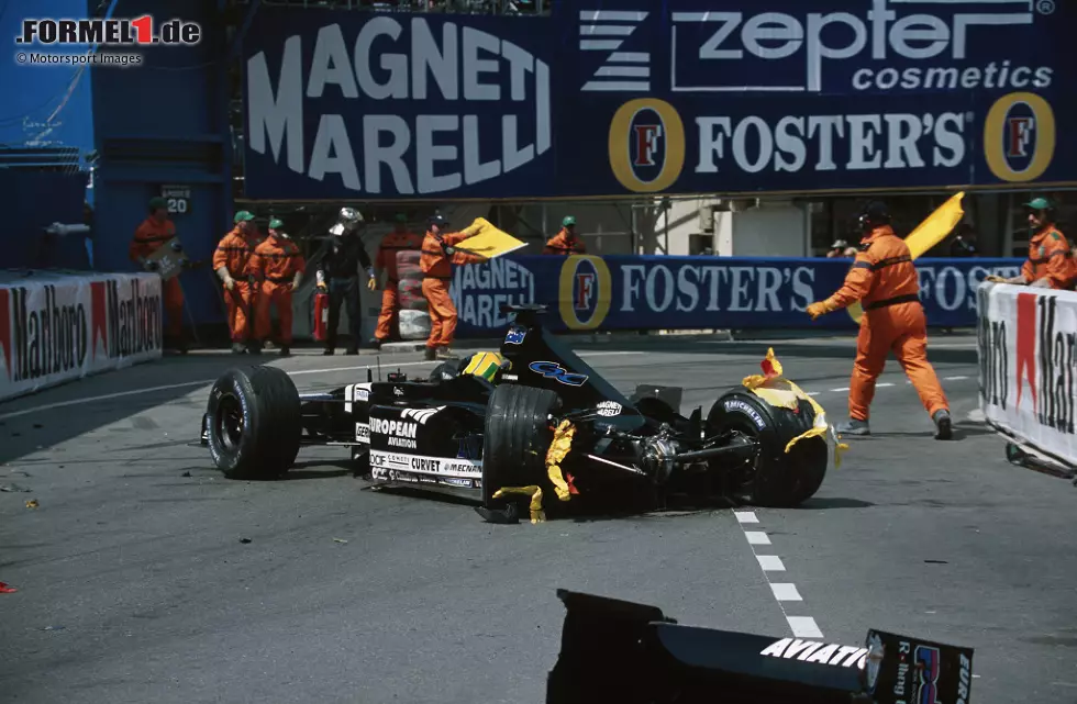 Foto zur News: 2001 ist bereits Marques&#039; dritte angebrochene Formel-1-Saison für Minardi, nachdem er auch 1996 und 1997 keine Punkte holen kann. Und während sich Teamkollege Alonso danach eine Weltkarriere aufbaut, verschwindet Marques in der Versenkung. Schon drei Rennen vor Schluss wird er durch einen anderen Bezahlfahrer ersetzt ...