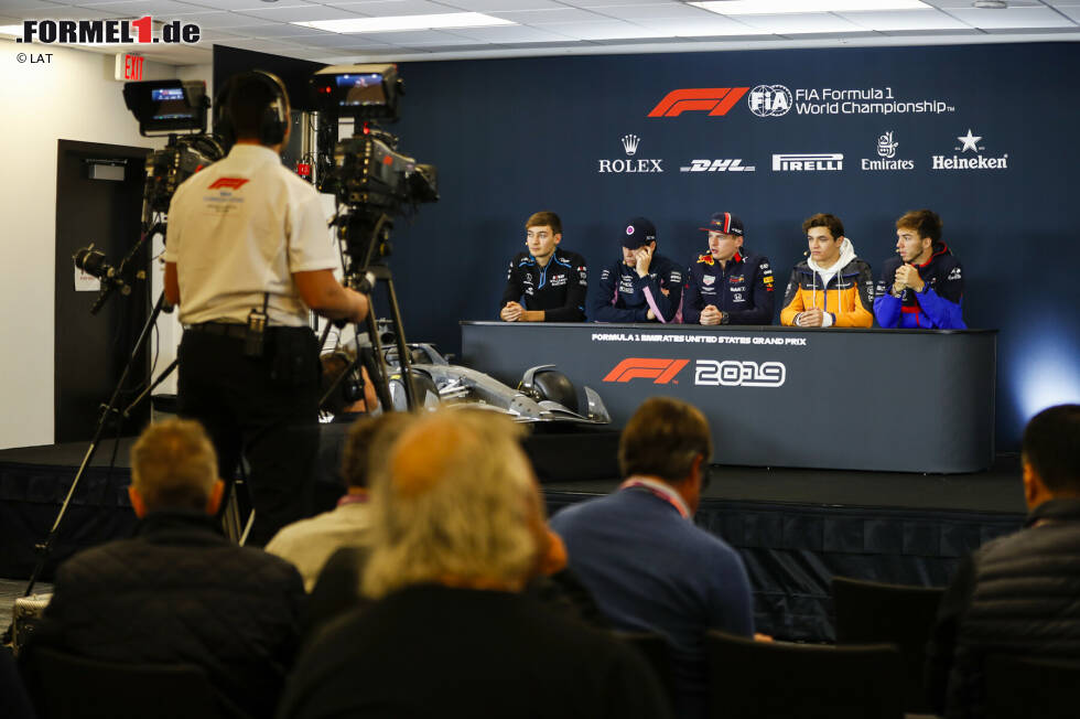 Foto zur News: Sky überträgt nicht nur alle Sessions live und ohne Werbeunterbrechung, auch die Pressekonferenzen mit Fahrern (Donnerstag) und Teamchefs (Freitag) werden gezeigt. Dazu kommen die PKs nach Qualifying und Rennen.