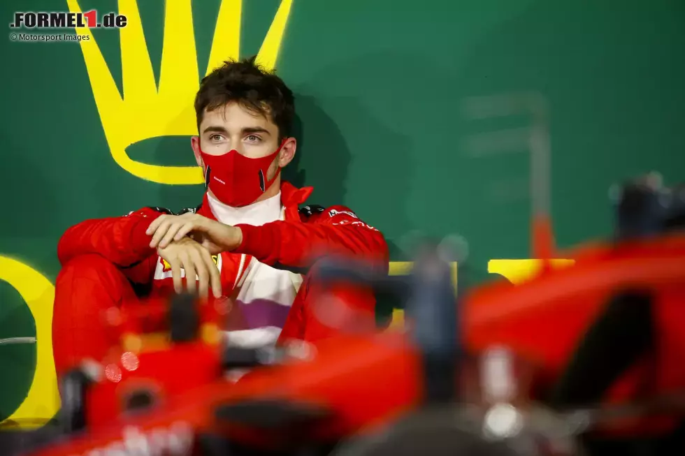 Foto zur News: #16: Charles Leclerc musste länger überlegen, bis er zur 16 kam. Denn das war nur seine dritte Wahl. Zuerst wollte er seine Lieblingszahl 7 haben, die ist aber schon an Kimi Räikkönen vergeben. Dann die 10, die gehört Pierre Gasly. Warum also die 16? &quot;Mein Geburtstag! Und 1+6 ergibt 7.&quot;