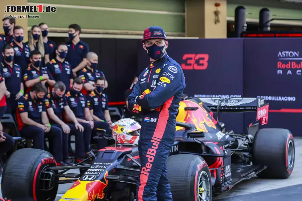 Foto zur News: #33: Max Verstappen hat laut eigener Aussage &quot;eine Weile&quot; gebraucht, bis er sich auf die Nummer festlegen konnte, denn eigentlich war die 3 seine Lieblingszahl. Aber: &quot;Dann dachte ich: &#039;Warum nicht die 33 mit einer weiteren 3 hinten dran? Das bedeutet dann doppeltes Glück.&#039;&quot;