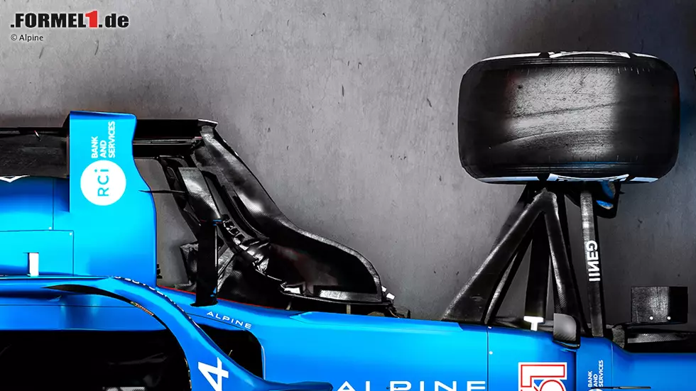 Foto zur News: Bei den seitlichen Windabweisern hat Alpine das Design im Detail verfeinert - wie die meisten Teams, die bisher ihre Neuwagen gezeigt haben.