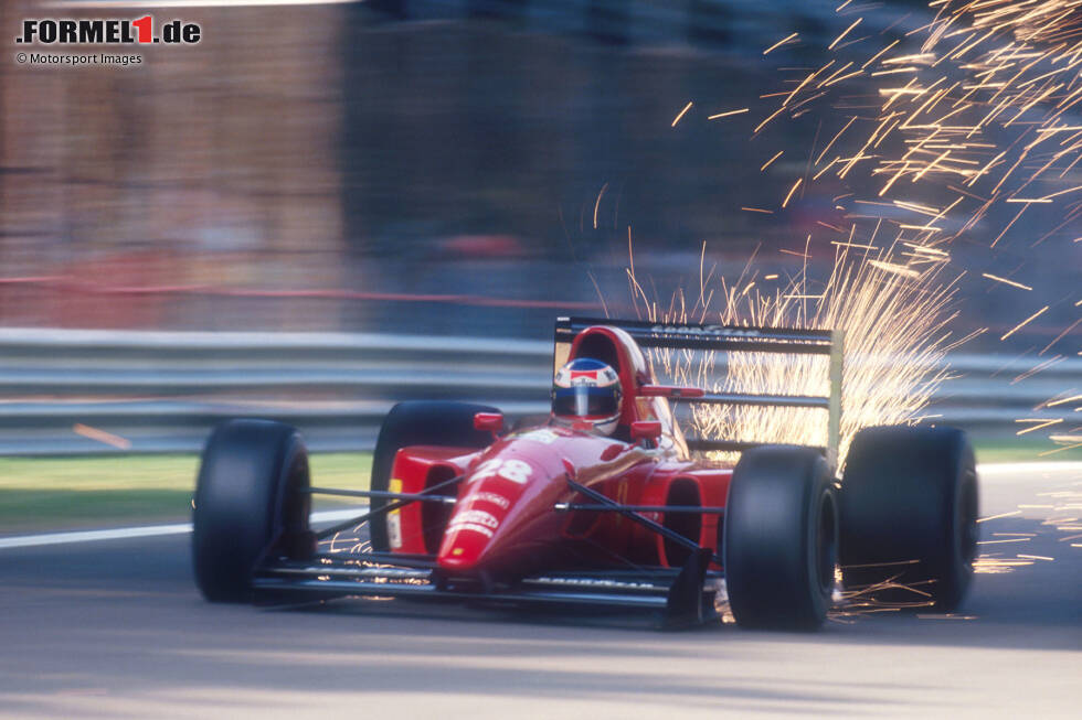 Foto zur News: Während Teamkollege Jean Alesi immerhin zwei Podestplätze und WM-Rang sieben holt, ist Capellis Auftritt historisch schlecht. Er bleibt bis zur Saison 2011 der letzte Ferrari-Stammpilot, der im Laufe einer Saison keinen einzigen Podestplatz holt. 1993 nimmt er noch an zwei Grands Prix für Jordan teil, dann ist seine F1-Karriere vorbei.