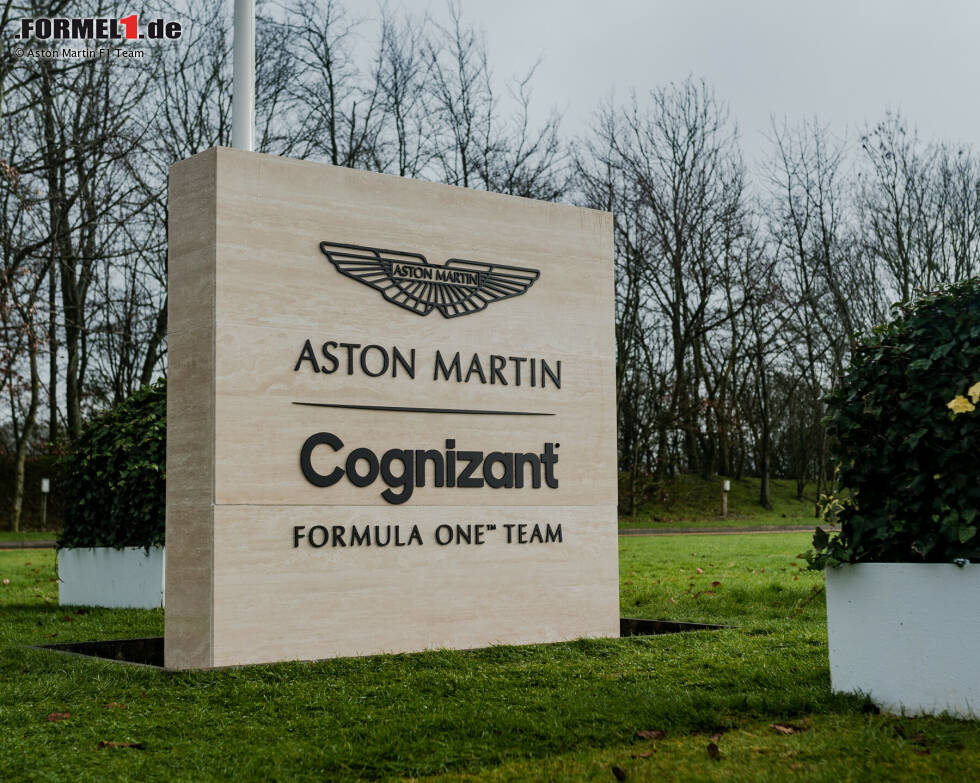 Foto zur News: &quot;Neue&quot; Teams: Der Name Racing Point verschwindet, dafür bringt Aston Martin eine frische Farbe ins Feld - und hat sich die Dienste von Sebastian Vettel gesichert. In Enstone gibt es das Comeback von Fernando Alonso. Der Spanier fährt für Alpine, dem neuen Branding des ehemaligen Renault-Teams.