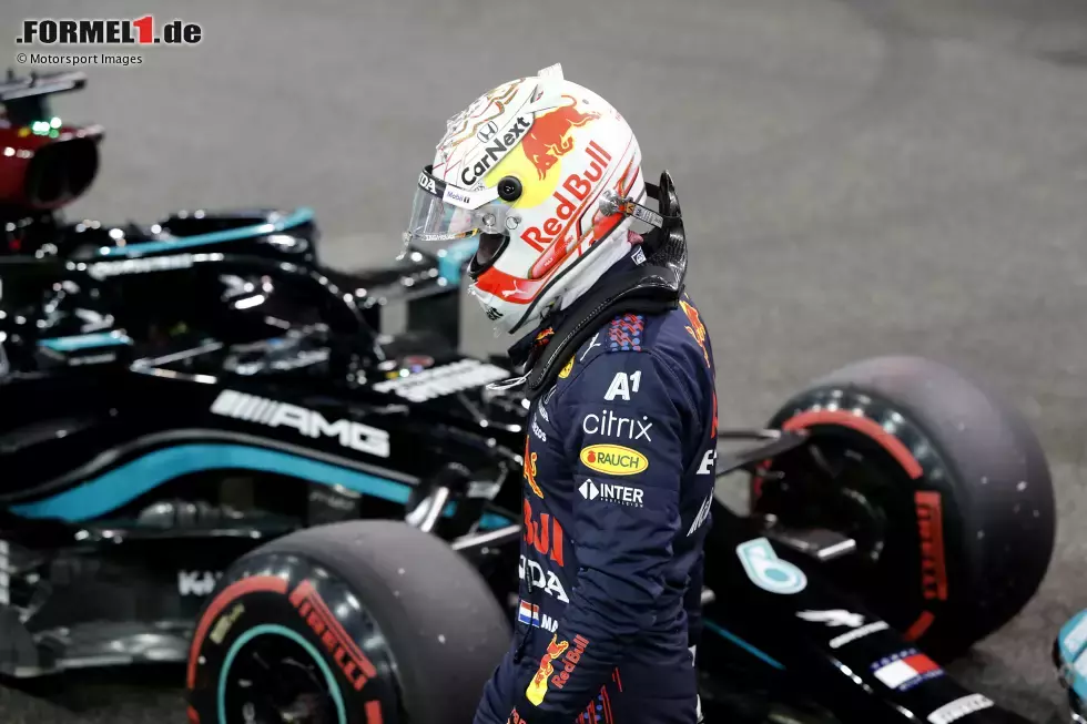 Foto zur News: Red-Bull-Logo, niederländische Farben, und es steht sogar Max Verstappen drauf (hast du es gesehen?) - das ist natürlich Pastor Maldonado! Nein, kleiner Scherz. Es ist natürlich der amtierende Weltmeister, der mittlerweile vornehmlich in Weiß unterwegs ist.