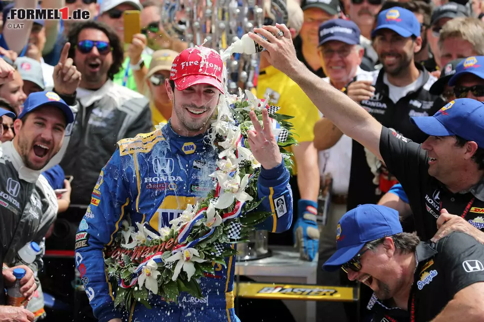 Foto zur News: In den USA ist Rossi aber ein gefeierter Star. Sein Stern geht auf, als er 2016 völlig überraschend das Indy 500 gewinnt - in seinem erst sechsten Start in der Serie. Seitdem ist er bei Andretti eine Bank und wird 2018 sogar Vizemeister. Die Formel 1 dürfte für ihn nur noch eine entfernte Erinnerung sein.