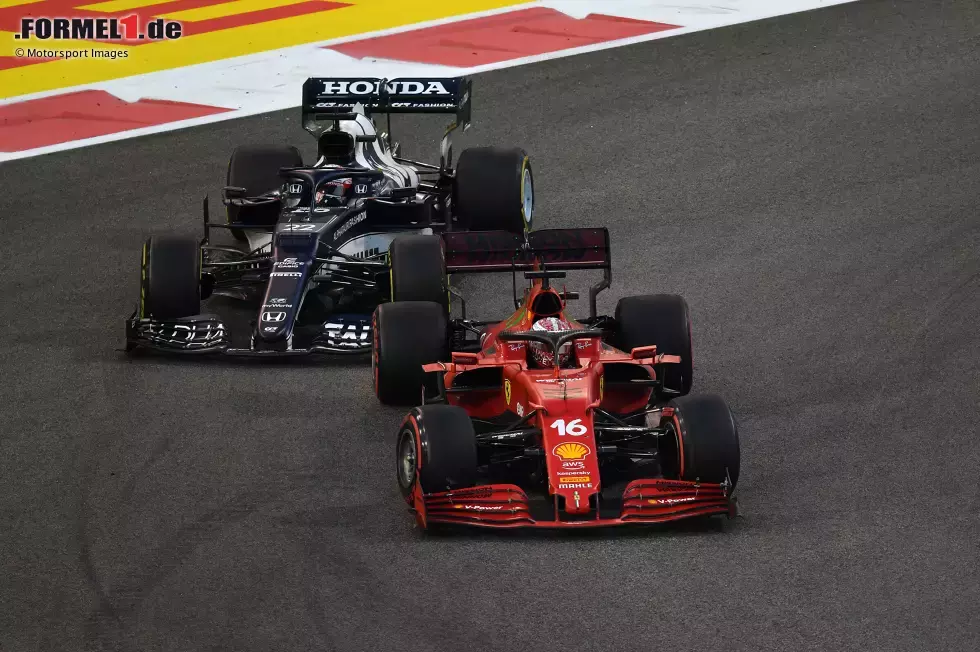 Foto zur News: Charles Leclerc (3): Ein für seine Verhältnisse schwaches Wochenende. Im Quali nur P7, weil er zu viel wollte in seiner entscheidenden Runde. War schnell, aber eben nicht auf den Punkt. Im Rennen wich er Verstappen aus und rutschte von der Bahn, was ebenfalls nicht geholfen hat. Teamkollege Sainz war insgesamt besser.