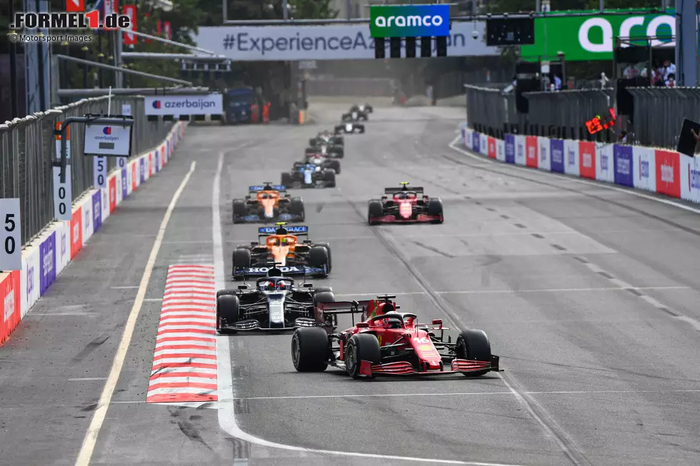 Foto zur News: Charles Leclerc (2): Die &quot;Zwei&quot; gibt es hauptsächlich für die Leistung im Qualifying, denn die war erste Sahne. Im Rennen konnte er das Tempo nicht halten, verlor rasch die Führung und später eher schnell Positionen gegen Vettel und Gasly. Am Ende steht P4, und das ist gut für Leclerc, gerade noch.