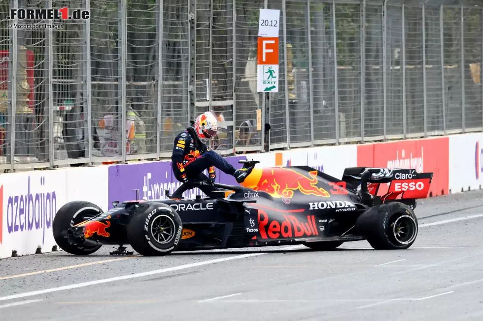 Foto zur News: Max Verstappen (2): Der Unfall im dritten Training hat ihn in der Vorbereitung zum Qualifying etwas aus dem Tritt gebracht, prompt nur P3 in der Startaufstellung. Im Rennen profitierte Verstappen von der Strategie und setzte diese fehlerlos und gut um. Beim Unfall nach Reifenpanne trifft ihn keine Schuld. Ergibt eine Zwei plus bei uns.