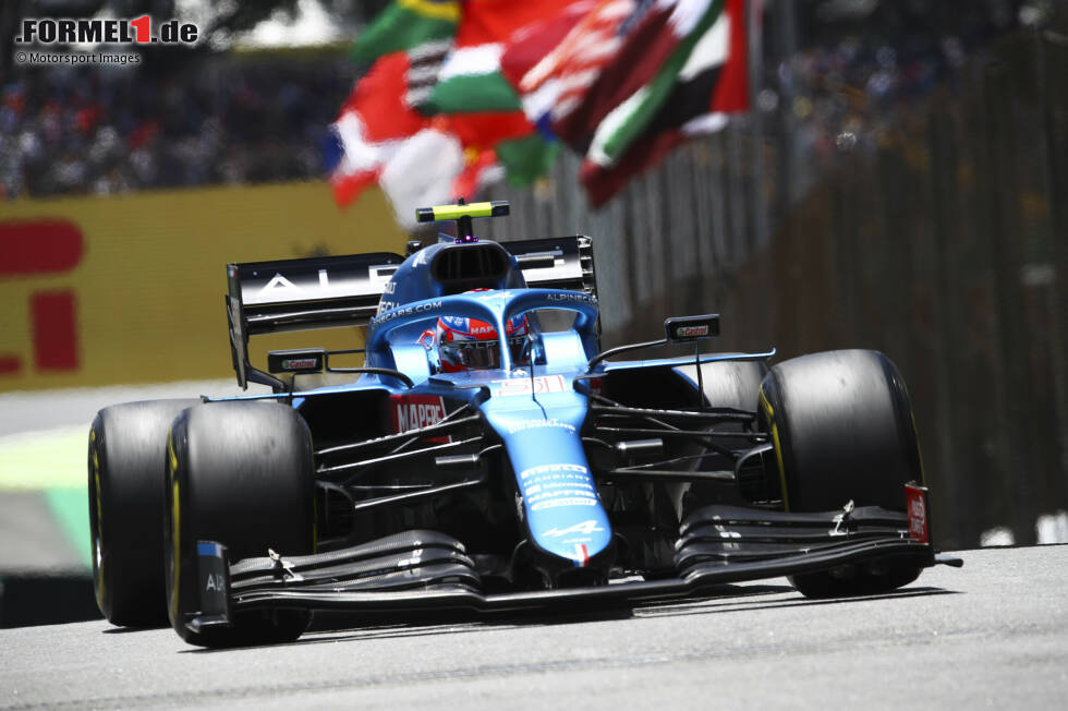 Foto zur News: Esteban Ocon (3): Er und Alonso spannten im Rennen zusammen, um Gasly abzuwehren. Half nur für wenige Runden. Im Qualifying langsamer als Alonso, dafür im Sprint und im Grand Prix besser unterwegs. Am Ende aber praktisch gleich schnell wie der prominente Teamkollege.