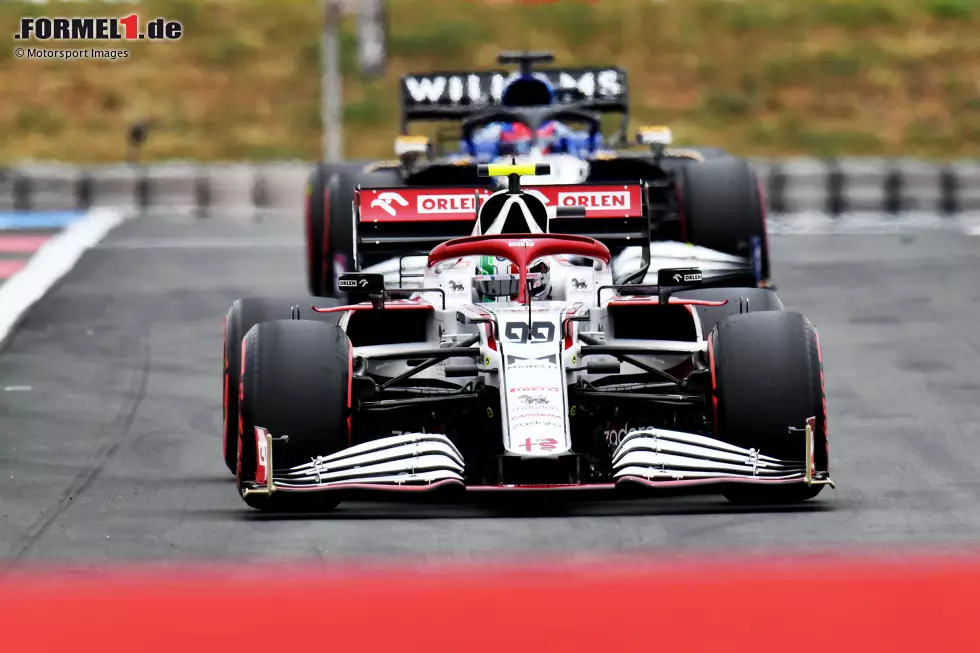 Foto zur News: Antonio Giovinazzi (3): Unauffälliges Rennen, wie so oft. Seine Punktehoffnung hat sich nicht erfüllt, stattdessen ging es rückwärts im Rennen für Giovinazzi. Positiv nur: Er war besser als Kimi Räikkönen, aber ebenso chancenlos im Alfa Romeo.