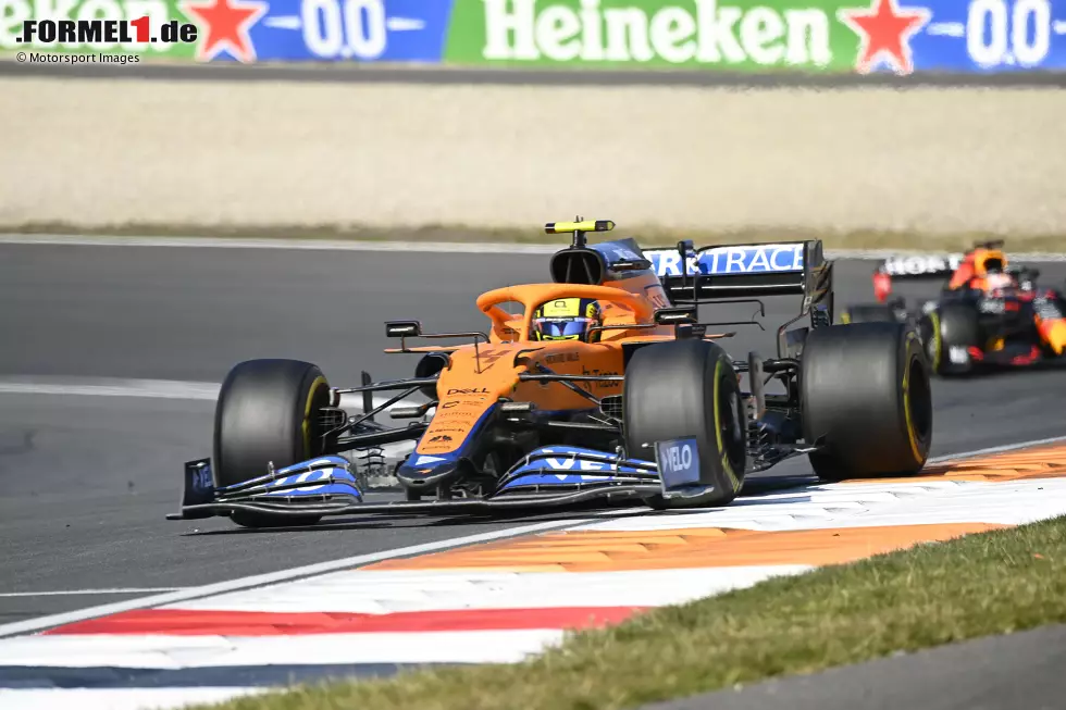 Foto zur News: Lando Norris (3): Im Qualifying unter Wert geschlagen, vor allem aufgrund der späten Rotphase. Im Rennen dafür wie gewohnt solide unterwegs. Er war der etwas schnellere McLaren-Fahrer in Zandvoort, aber insgesamt nicht um Welten besser als Ricciardo. Daher auch für ihn die Drei.