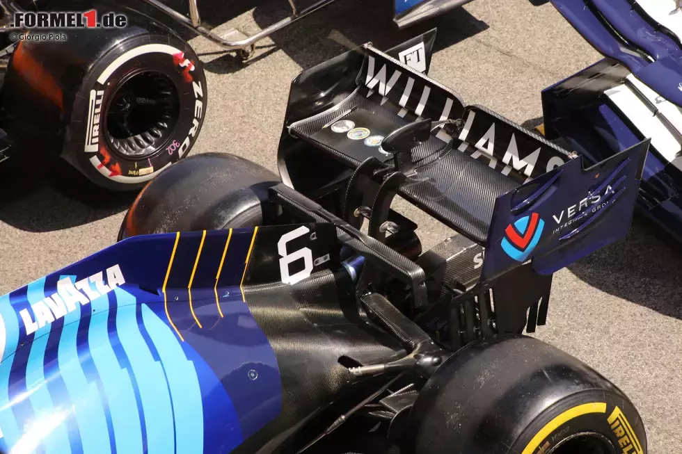 Foto zur News: Williams FW43B: Heckflügel