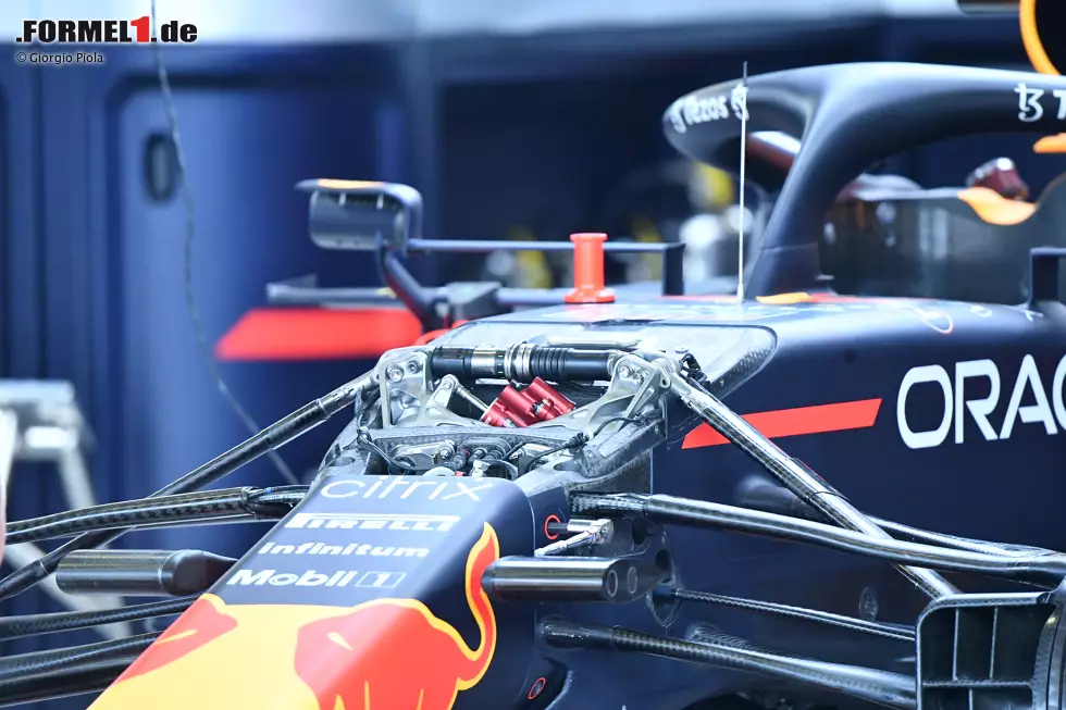 Foto zur News: Red Bull RB16B: Federung