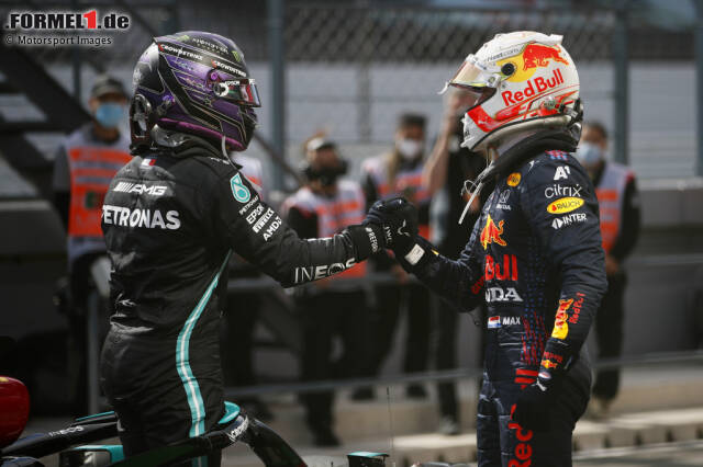 Lewis Hamilton vs. Max Verstappen. Das WM-Duell zwischen dem Mercedes-Fahrer und dem Red-Bull-Fahrer hält die Formel-1-Fans in Atem. In dieser Fotostrecke zeichnen wir den Zweikampf um den Titel Rennen für Rennen nach!