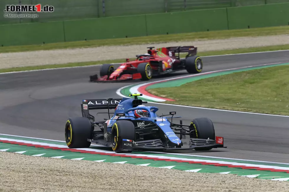 Foto zur News: Esteban Ocon (3): In Qualifying und Rennen vor Alonso und ohne größeren Zwischenfall am Sonntag. Ein unauffälliges Rennen, was bei diesen Bedingungen nicht das Schlechteste ist. Wirklich schnell war das allerdings auch nicht, und P9 mit mehr als einer Minute Rückstand ist uns dann etwas zu wenig für eine 2.