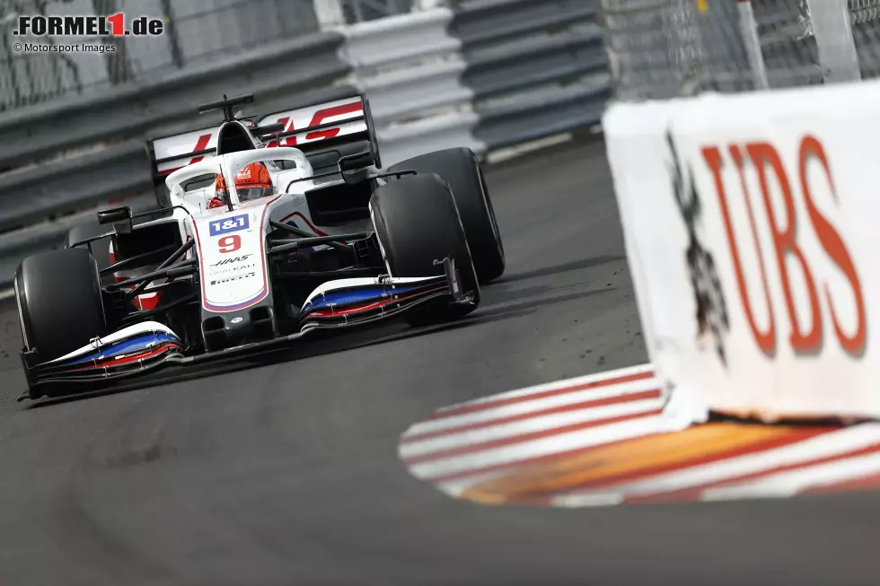 Foto zur News: Nikita Masepin (4): Nicht in der Mauer gelandet und damit die von Teamchef Günther Steiner gestellte Aufgabe erfüllt. Im Rennen mal wieder eine schlechtere Pace als Schumacher, aber unterm Strich ein fehlerfreies Wochenende. Deswegen gibt&#039;s die beste Note aller Rookies. Mehr als eine 4 wird&#039;s angesichts der Pace aber nicht.